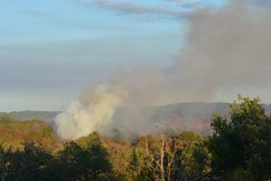 L'incendie débute